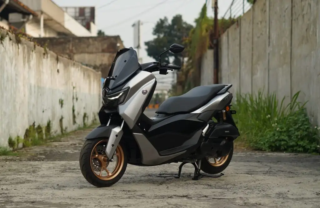 Unit Yamaha NMAX di area dealer Gerbang Cahaya